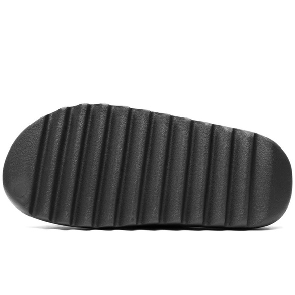 Athletic_Shoes